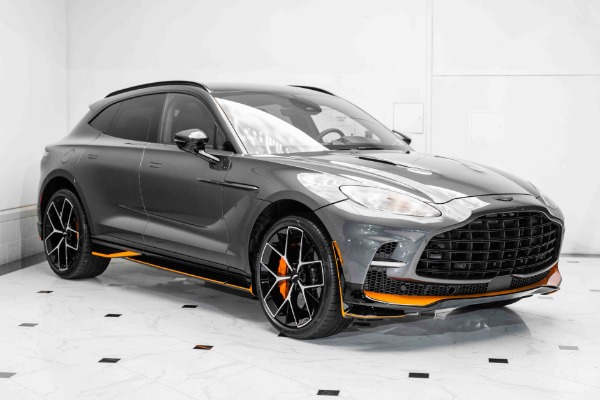 2025 Aston Martin DBX