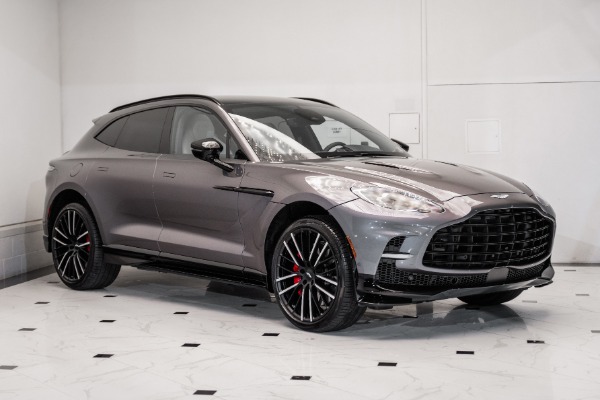 2025 Aston Martin DBX