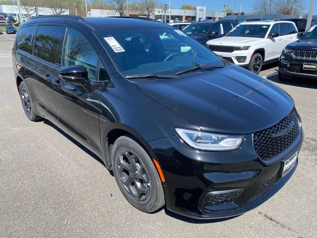 2025 Chrysler Pacifica PHEV
