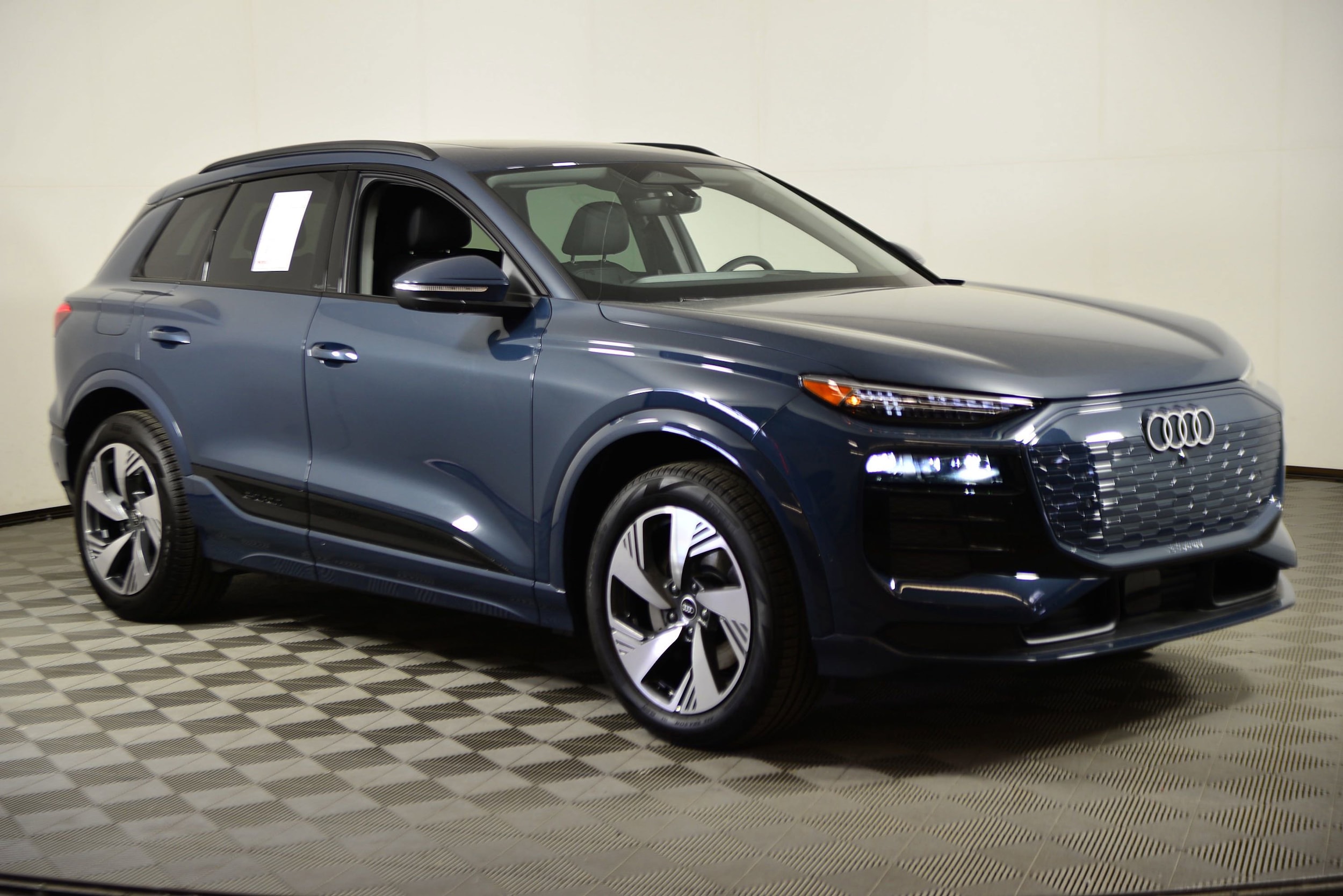 2025 Audi Q6 e-tron quattro